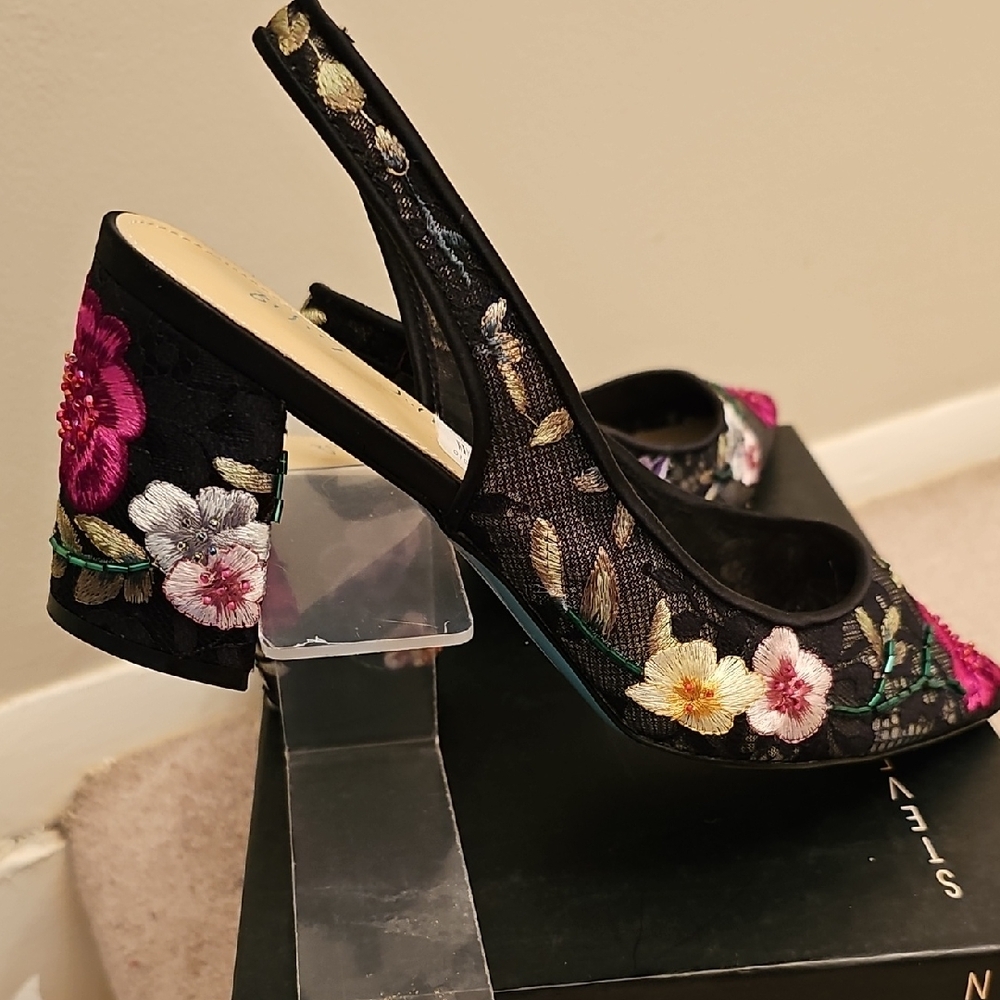 Betsey Johnson Black Slingback Heels with Pink & White Floral Embroidery - Picture 3 of 9